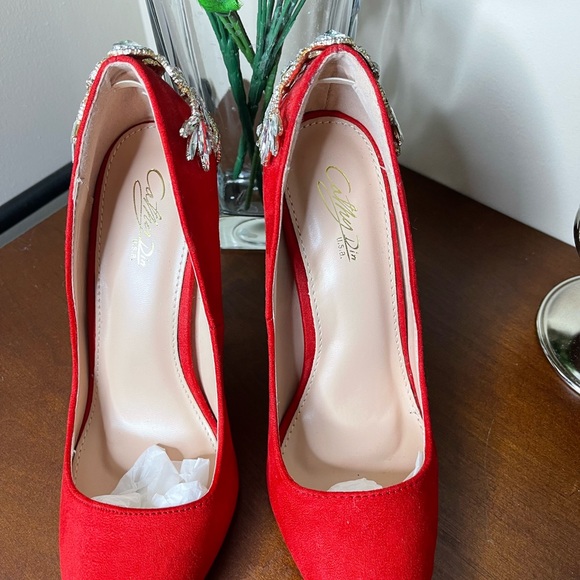 Never worn before - Picture 3 of 6